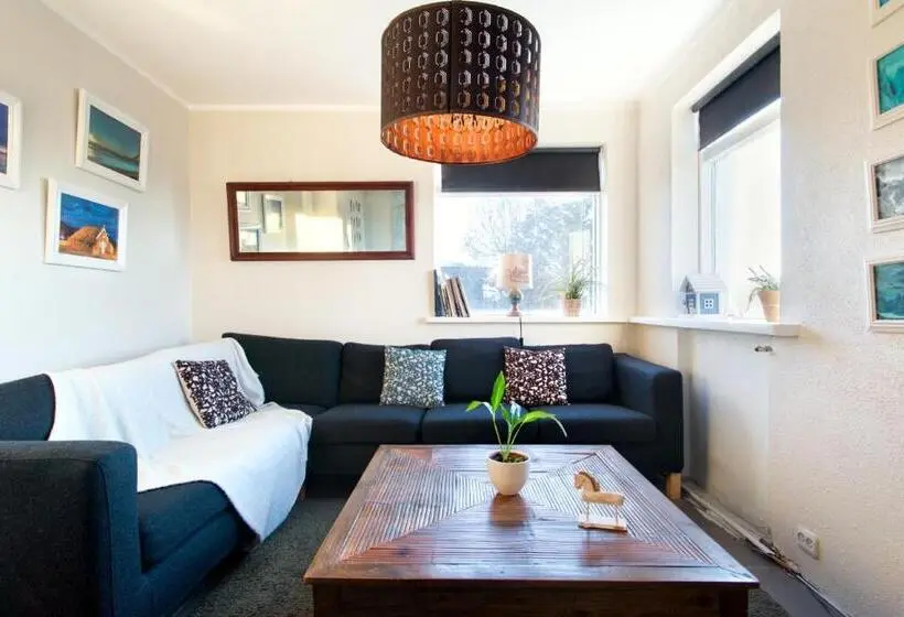 اتاق استاندارد با سرویس بهداشتی مشترک, Blue House B&b