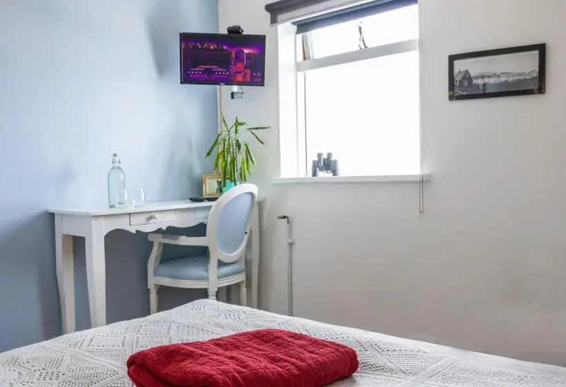 اتاق استاندارد با سرویس بهداشتی مشترک, Blue House B&b