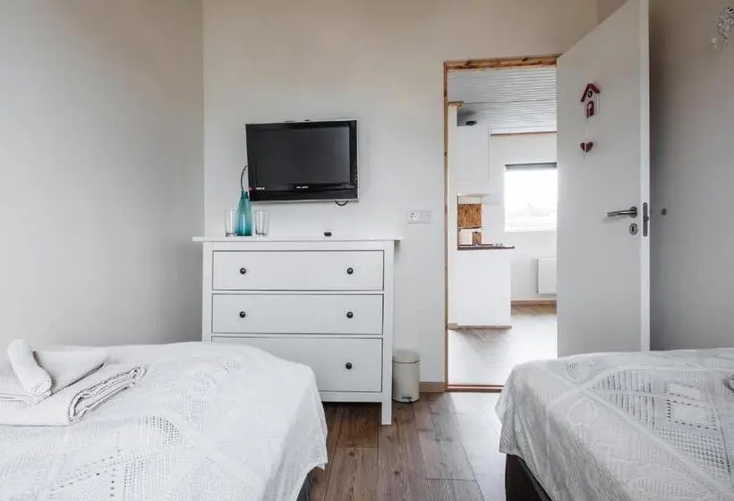 اتاق استاندارد با سرویس بهداشتی مشترک, Blue House B&b