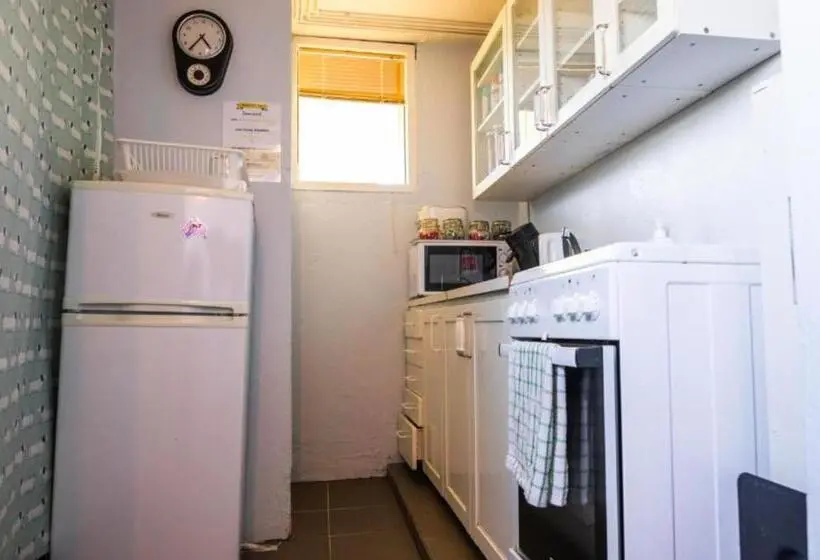 اتاق استاندارد سه تخته با سرویس بهداشتی مشترک, Blue House B&b