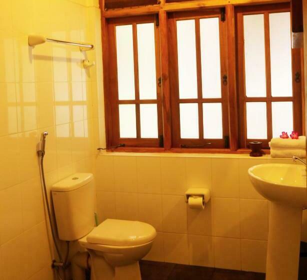 اتاق لوکس با چشم‌انداز, Moonstone Villas