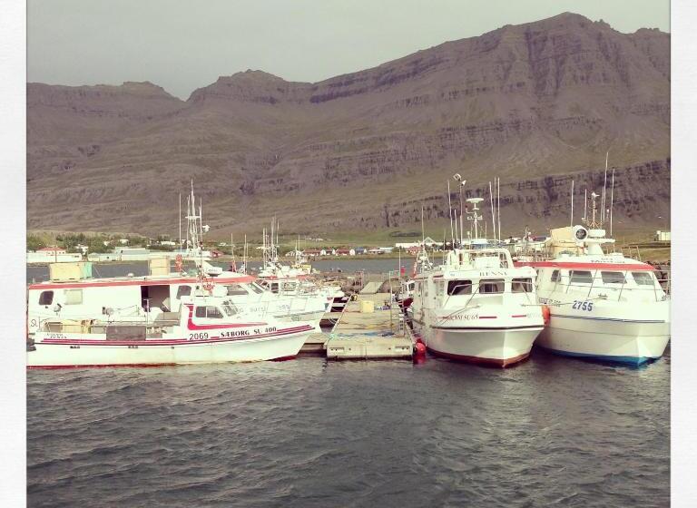 اتاق استاندارد یک نفره, Post