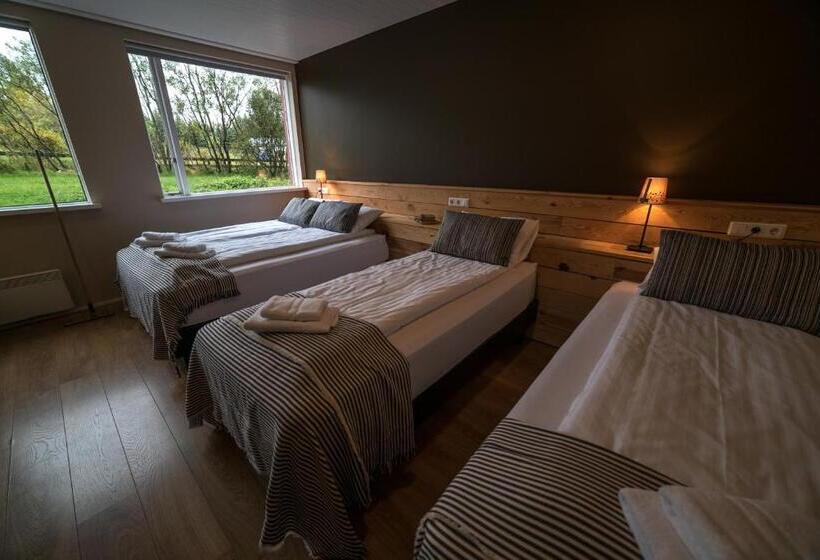 اتاق سوپریور خانوادگی, Post