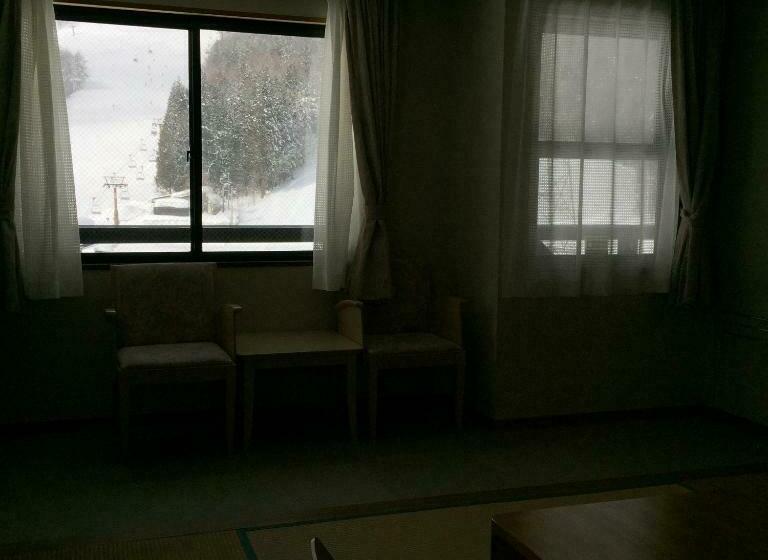 Номер Стандарт, Schole Hakuba
