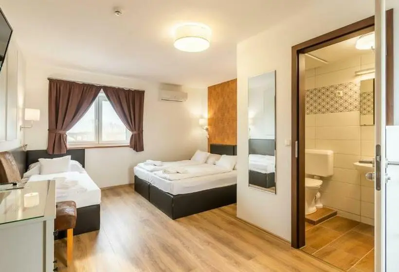 Standard Kolmen Hengen Huone, Autohof 171 Hotel Hegyeshalom