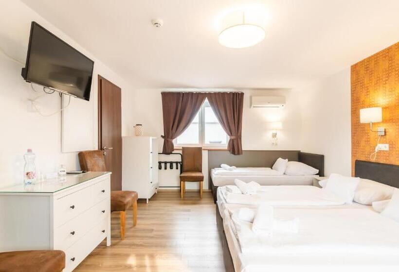 スタンダード４人部屋, Autohof 171 Hotel Hegyeshalom