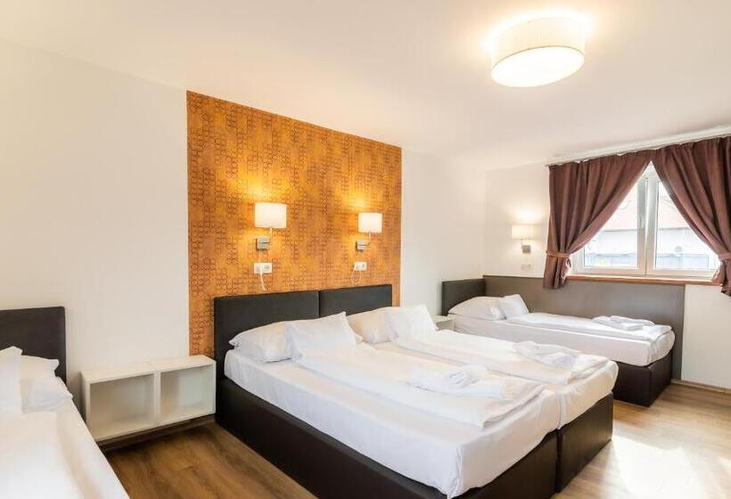 スタンダード４人部屋, Autohof 171 Hotel Hegyeshalom