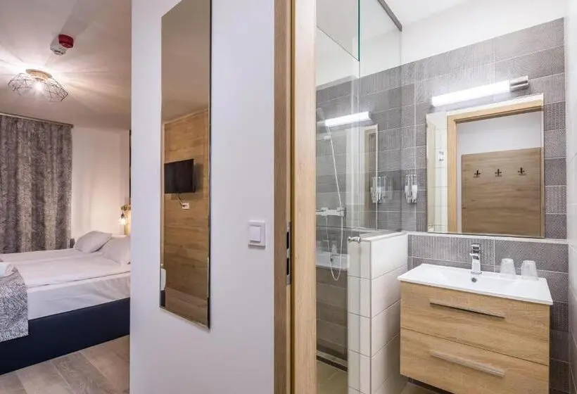 Standard-huone Pohjakerros, Autohof 171 Hotel Hegyeshalom