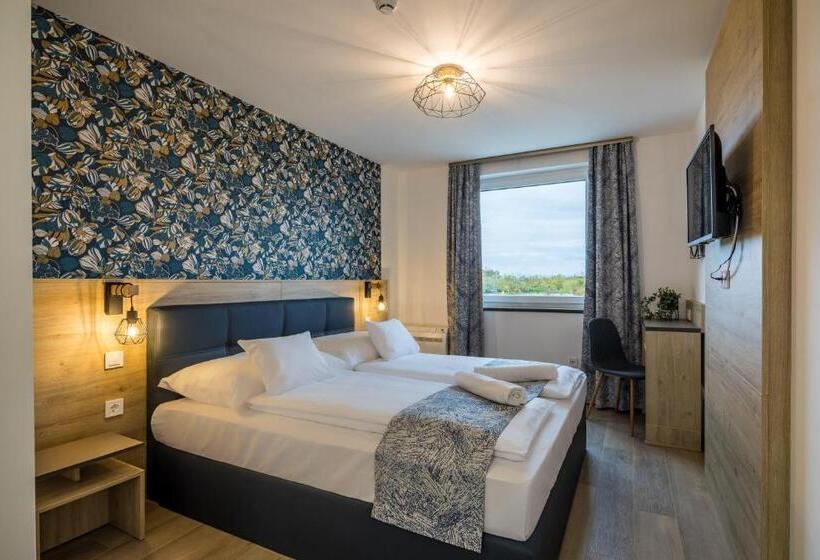 اتاق استاندارد, Autohof 171 Hotel Hegyeshalom