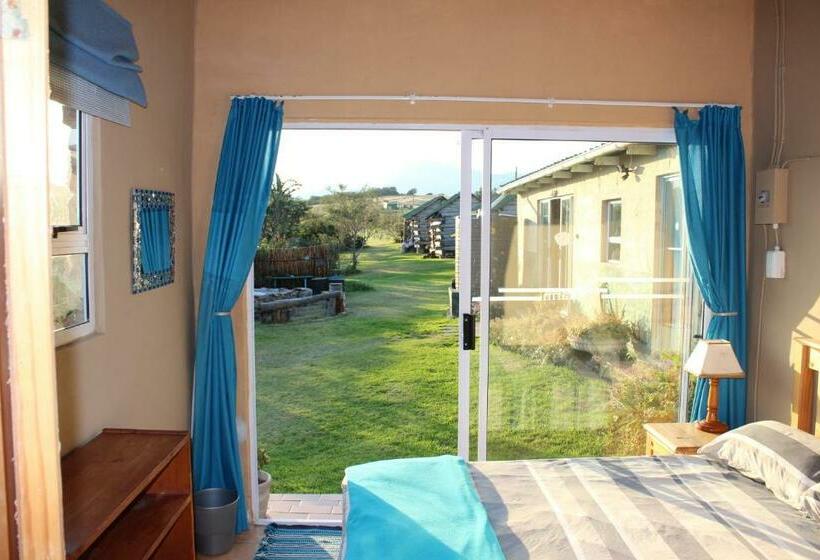 اتاق اکونومی, The Wild Farm Backpackers