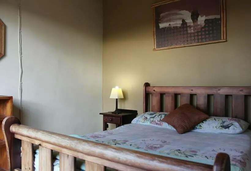اتاق استاندارد, The Wild Farm Backpackers