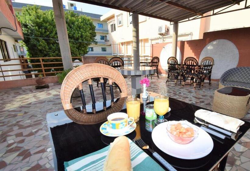 اتاق لوکس, B&b Chez Rita