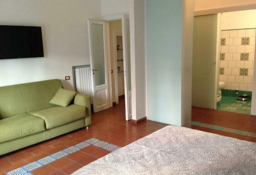 آپارتمان 1 خوابه, B&b Mini Hotel Incity Close Train Station And Port