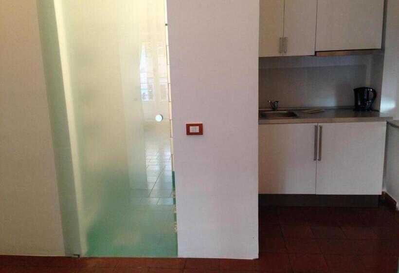 آپارتمان 1 خوابه, B&b Mini Hotel Incity Close Train Station And Port