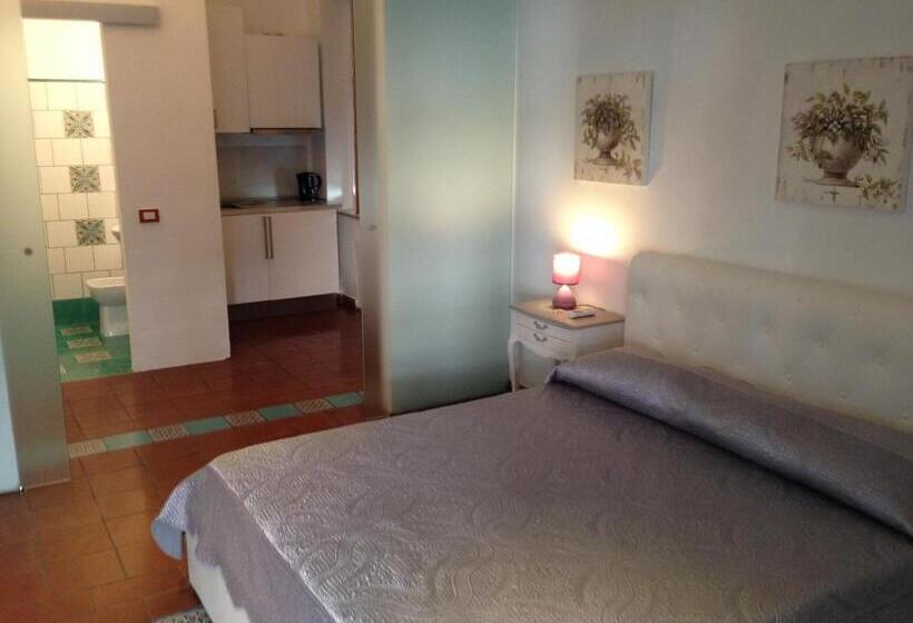 آپارتمان 1 خوابه, B&b Mini Hotel Incity Close Train Station And Port