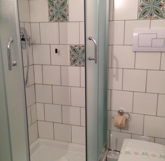 آپارتمان 1 خوابه, B&b Mini Hotel Incity Close Train Station And Port