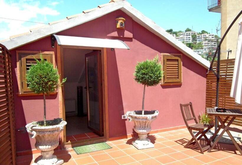 Standard Triple Room with Terrace, B&b Mini Hotel Incity Close Train Station And Port