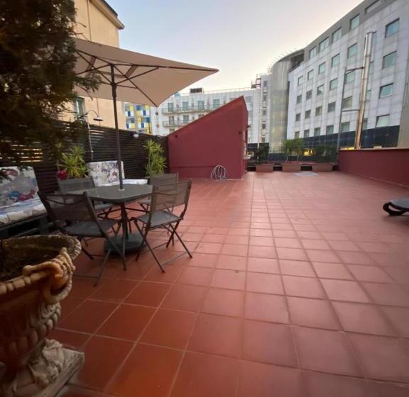 Standard Triple Room with Terrace, B&b Mini Hotel Incity Close Train Station And Port