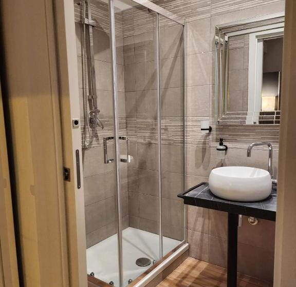 اتاق استاندارد با بالکن, B&b Mini Hotel Incity Close Train Station And Port