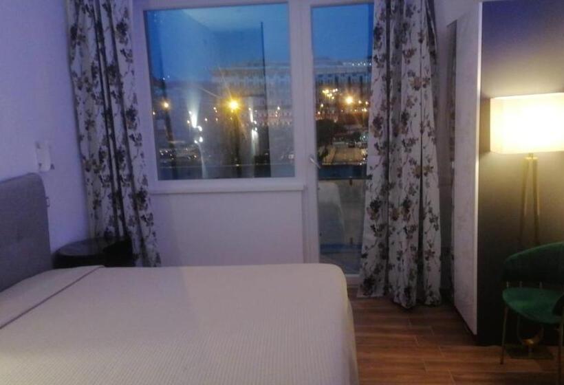 اتاق استاندارد با بالکن, B&b Mini Hotel Incity Close Train Station And Port