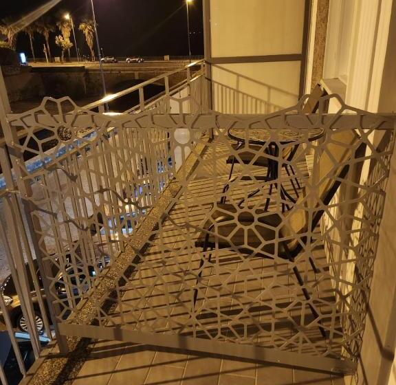 اتاق استاندارد با بالکن, B&b Mini Hotel Incity Close Train Station And Port
