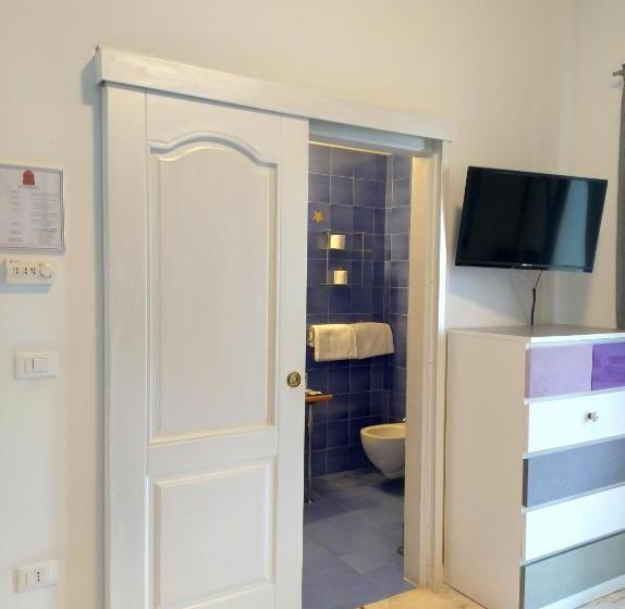 اتاق استاندارد, B&b Mini Hotel Incity Close Train Station And Port