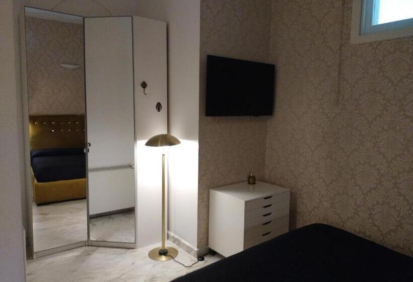 اتاق استاندارد چهار تخته, B&b Mini Hotel Incity Close Train Station And Port