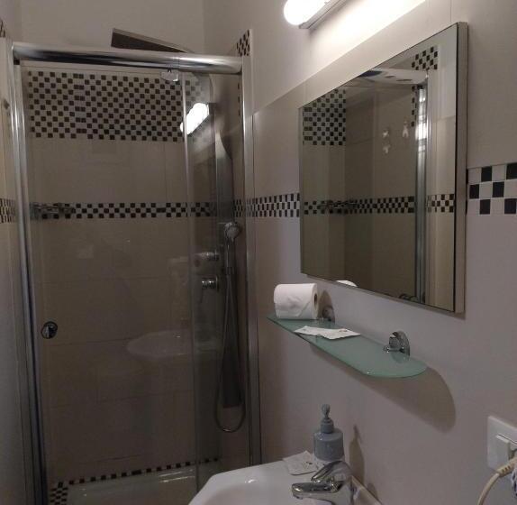 اتاق اکونومی, B&b Mini Hotel Incity Close Train Station And Port