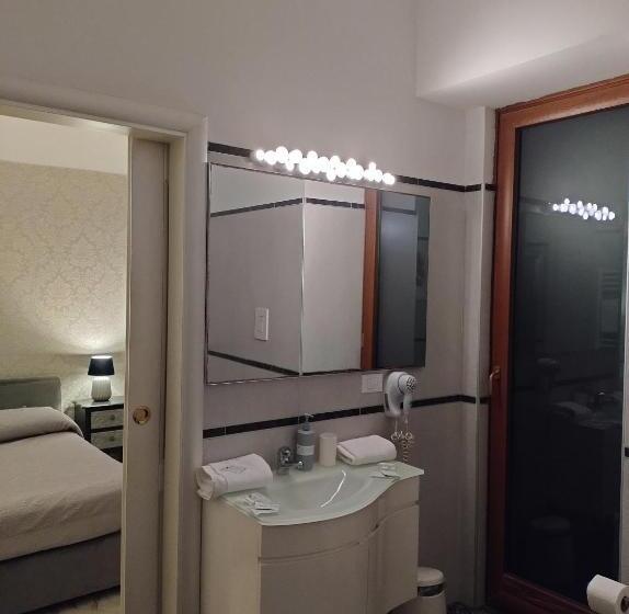 اتاق سوپریور سه تخته, B&b Mini Hotel Incity Close Train Station And Port