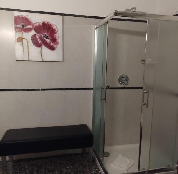 اتاق سوپریور سه تخته, B&b Mini Hotel Incity Close Train Station And Port