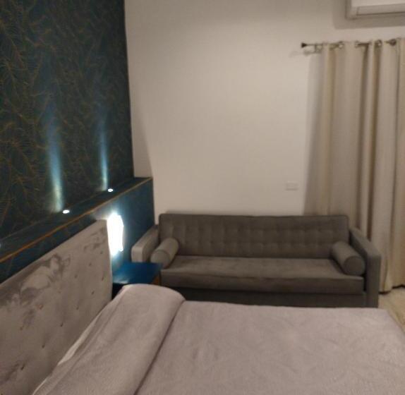 اتاق راحتی سه تخته, B&b Mini Hotel Incity Close Train Station And Port