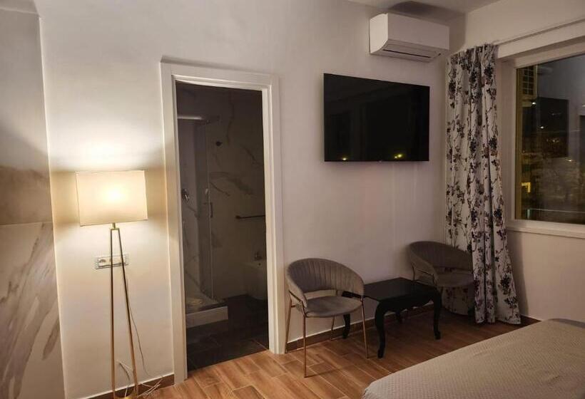 استودیو استاندارد با بالکن, B&b Mini Hotel Incity Close Train Station And Port