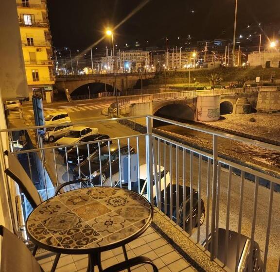 استودیو استاندارد با بالکن, B&b Mini Hotel Incity Close Train Station And Port