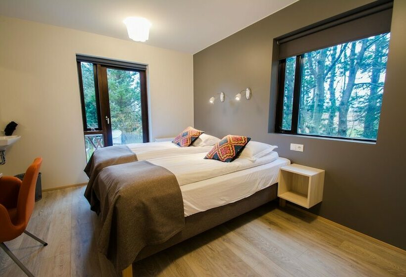 اتاق استاندارد با سرویس بهداشتی مشترک, Brekkugerdi Guesthouse