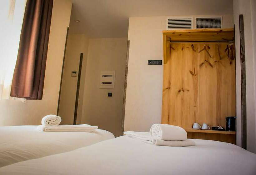 اتاق استاندارد, Black Swan Hostel Sevilla