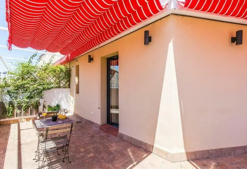 Standard-huone Terassi, Black Swan Hostel Sevilla