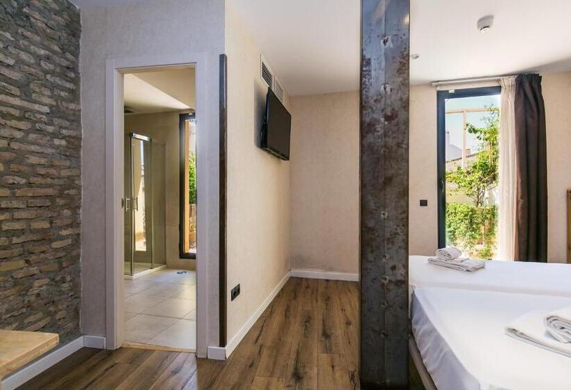 اتاق خانوادگی, Black Swan Hostel Sevilla