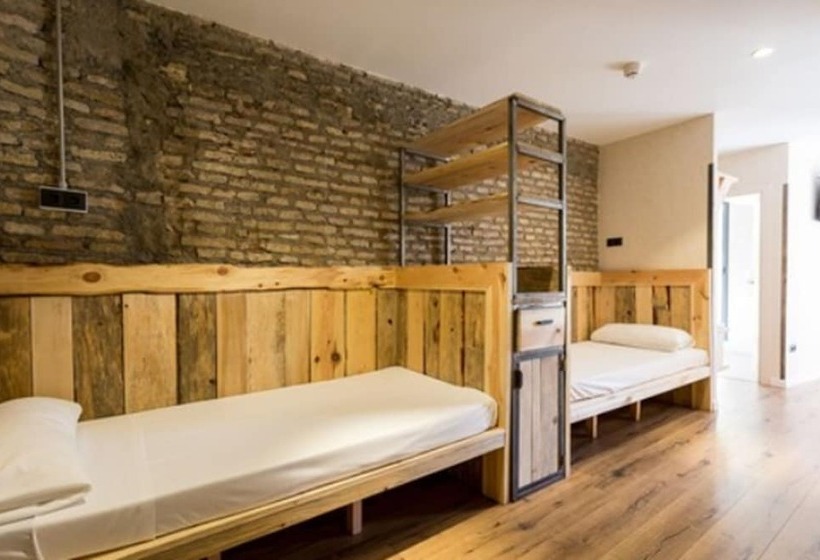 اتاق خانوادگی, Black Swan Hostel Sevilla