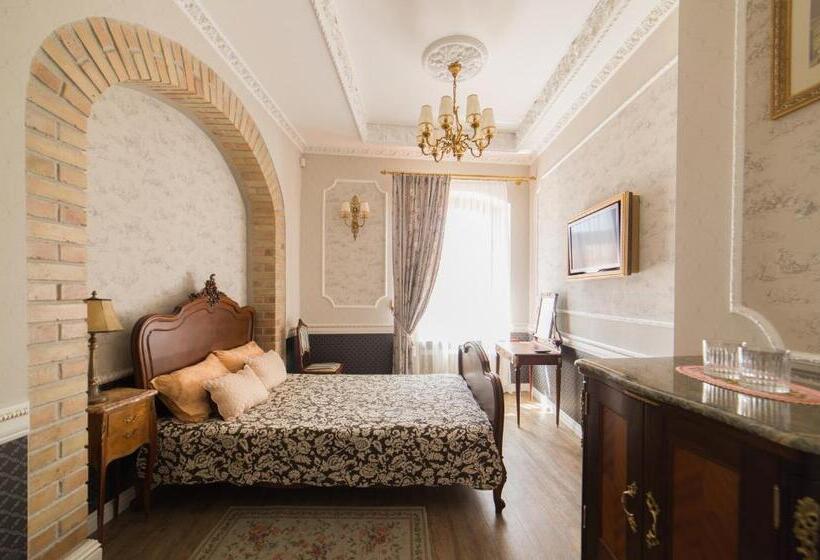 اتاق راحتی, Gabi B&b