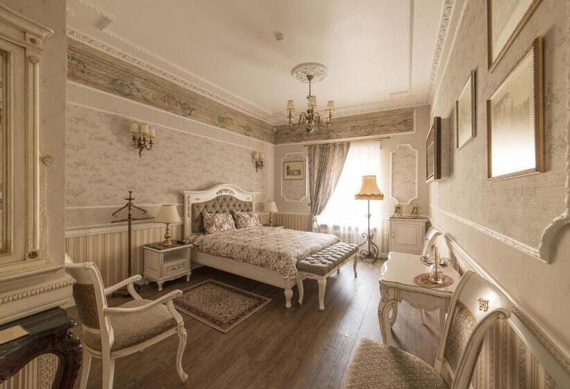 اتاق راحتی, Gabi B&b