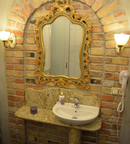 اتاق راحتی, Gabi B&b