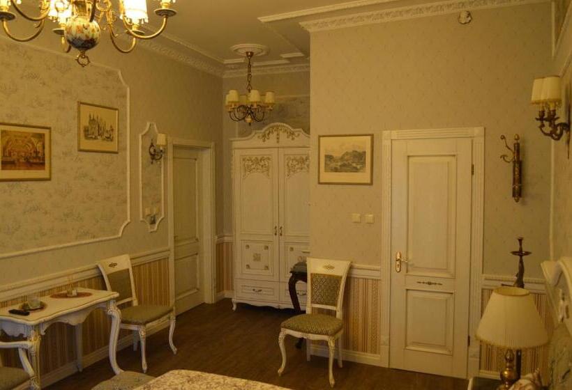 اتاق راحتی, Gabi B&b