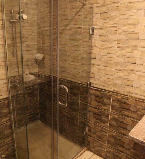 اتاق استاندارد با چشم‌انداز استخر, Jewel Assiut