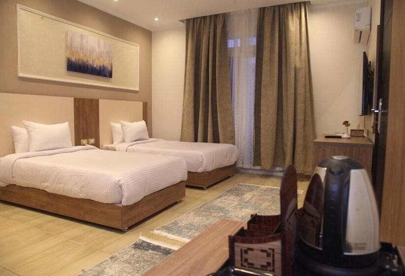 اتاق استاندارد با چشم‌انداز استخر, Jewel Assiut
