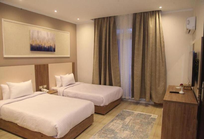 اتاق استاندارد با چشم‌انداز استخر, Jewel Assiut