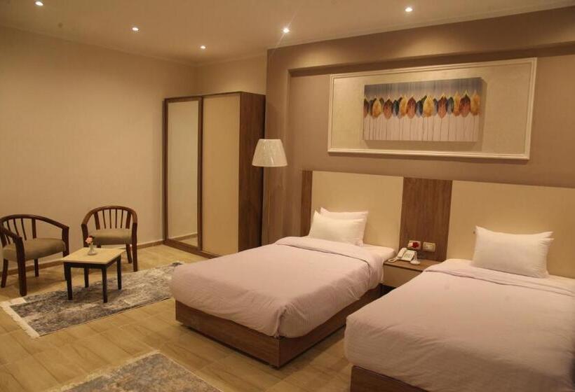 اتاق استاندارد با چشم‌انداز استخر, Jewel Assiut