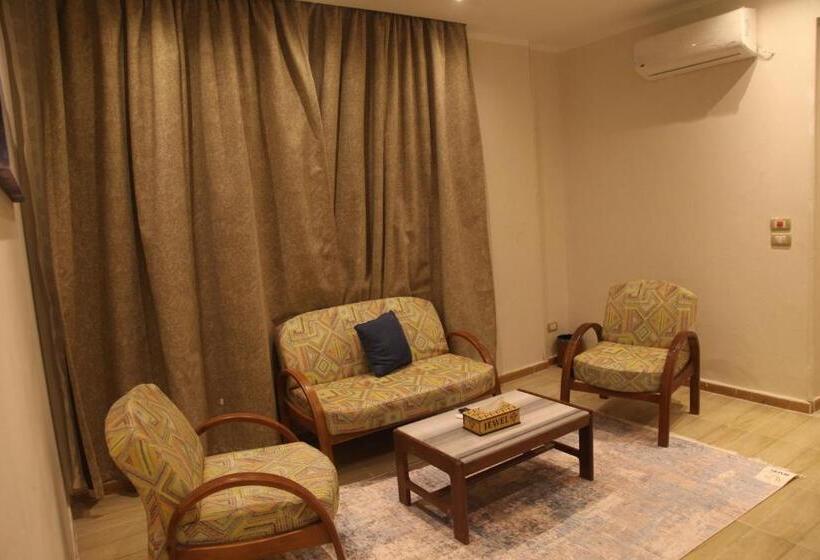 سوییت خانوادگی, Jewel Assiut