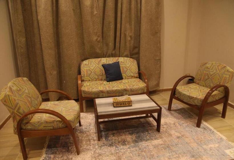 سوییت خانوادگی, Jewel Assiut