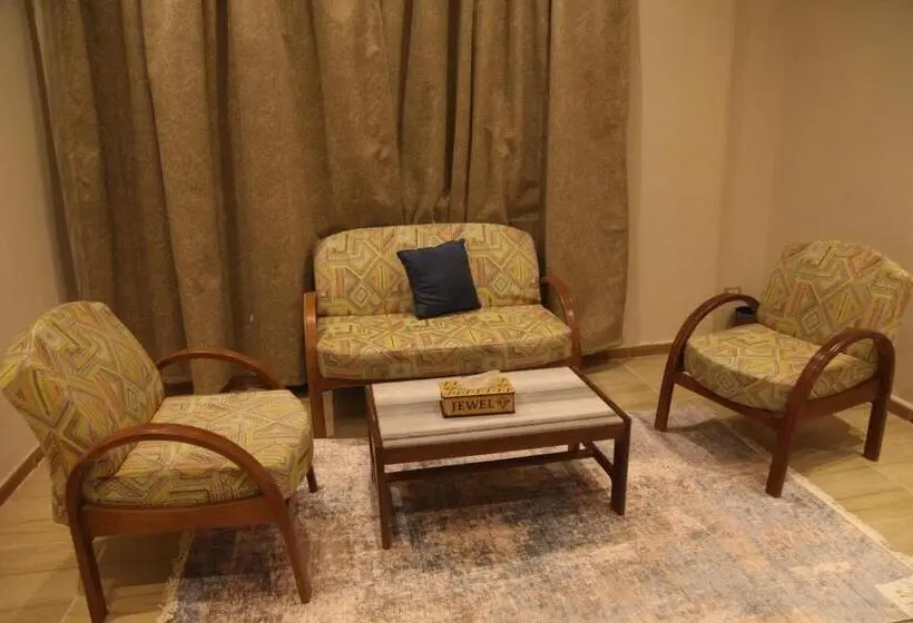سوییت خانوادگی, Jewel Assiut