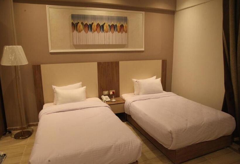 سوییت خانوادگی, Jewel Assiut